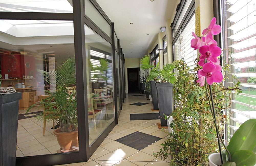 Hotel Lindenkrug 귀터슬로 외부 사진
